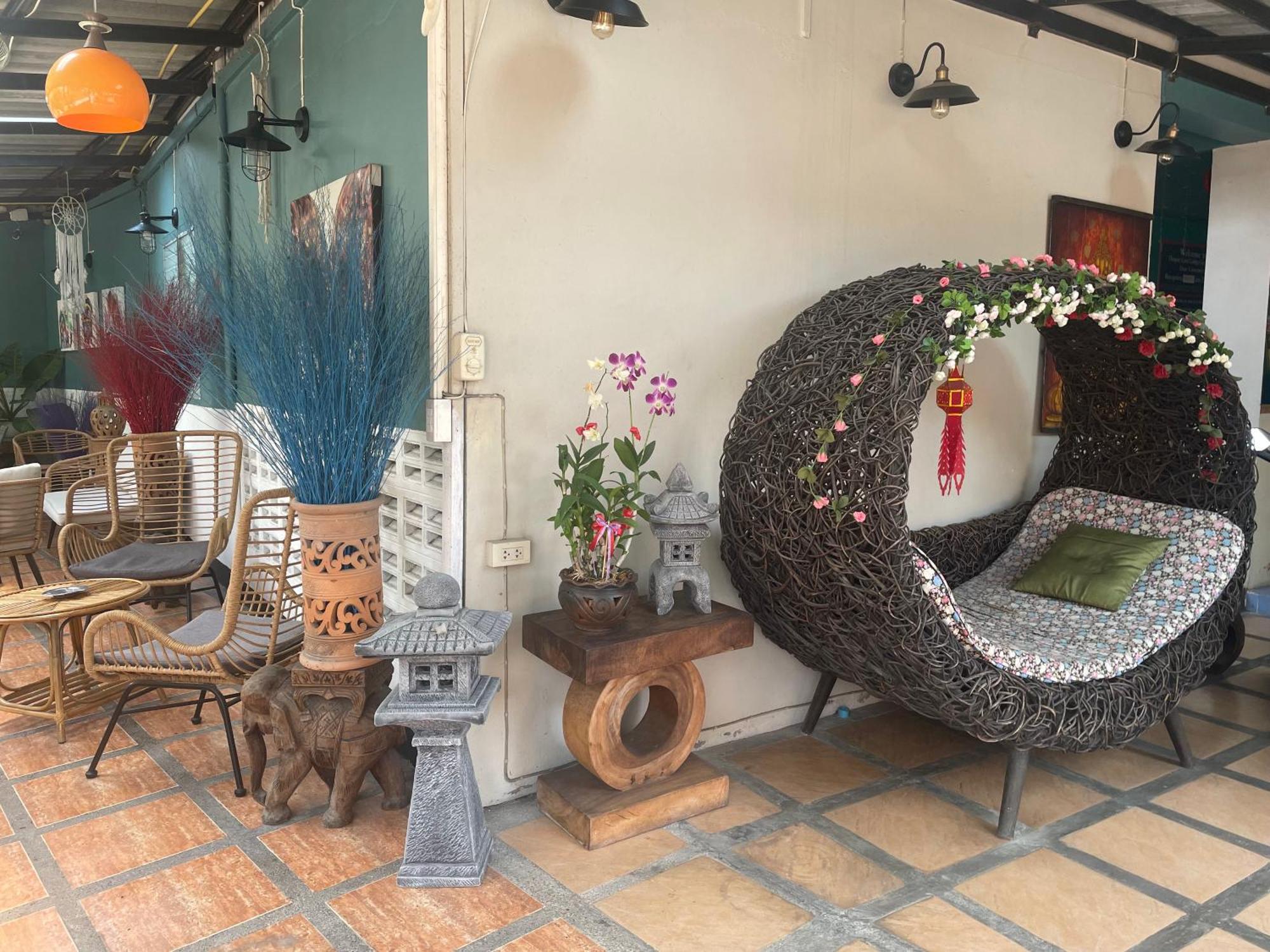 Thapae Gate Lodge Chiang Mai Exterior foto