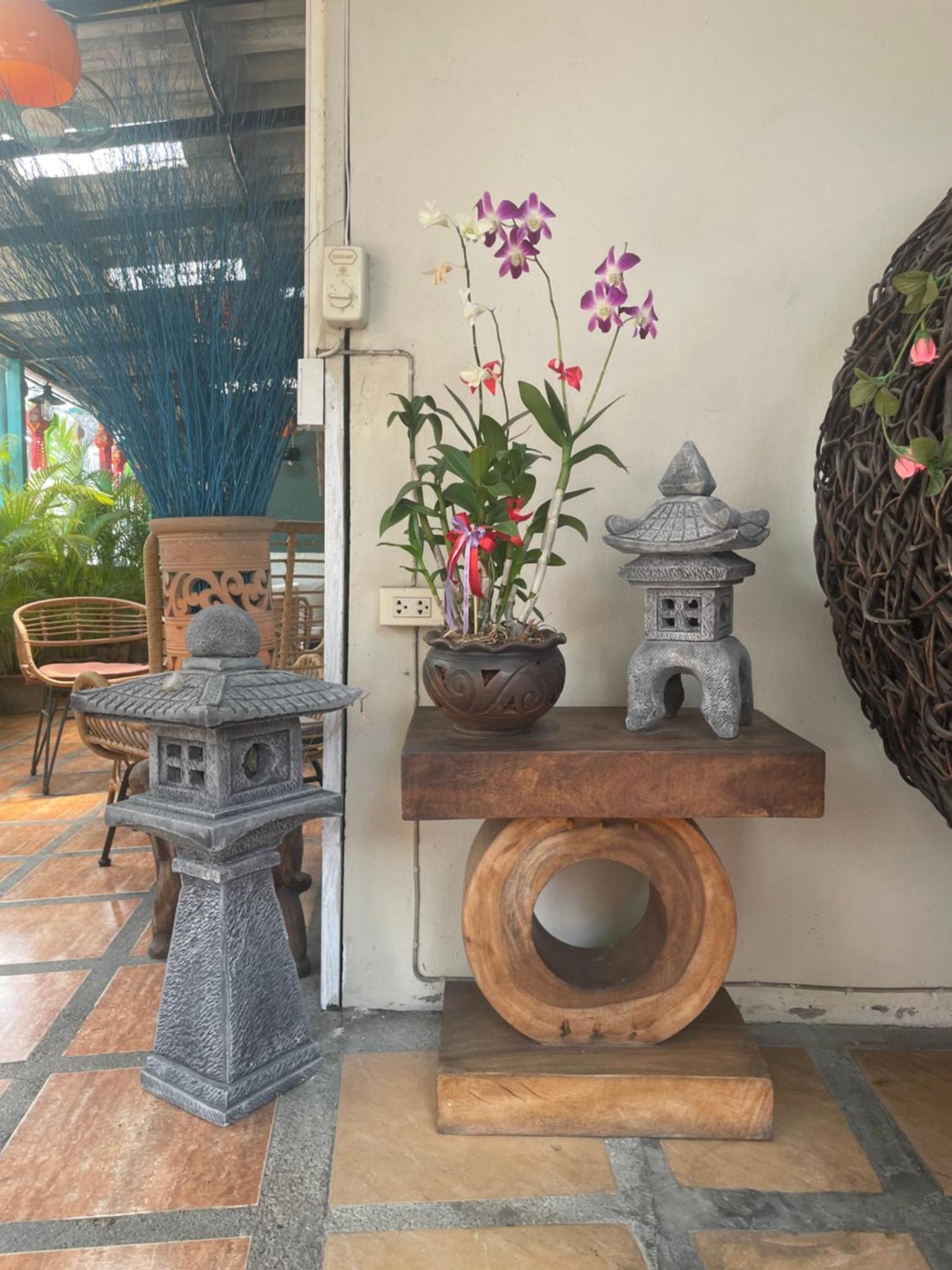 Thapae Gate Lodge Chiang Mai Exterior foto